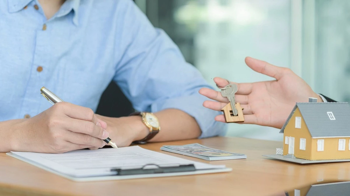 Commercial property policy usually covers damages to the contractor’s buildings, offices, and office equipment. Find affordable Insurance coverage in Chicago, IL