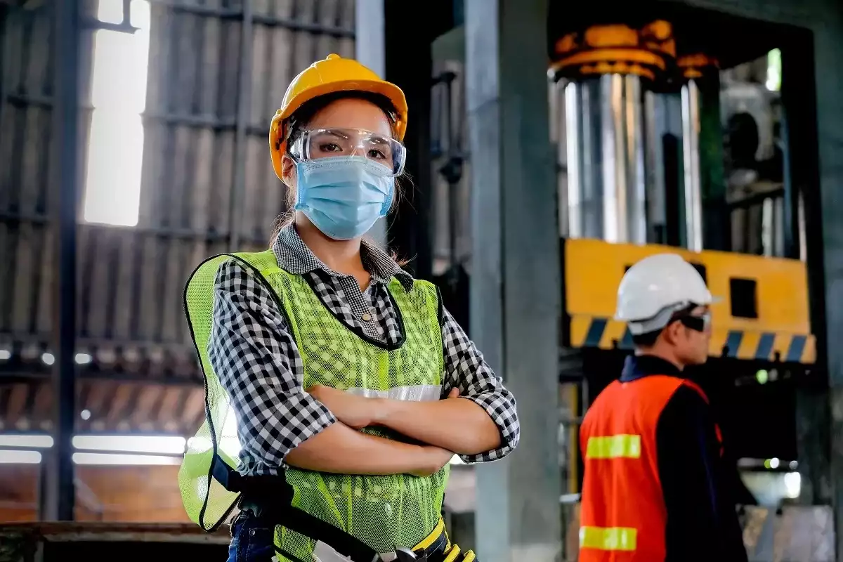 Contractor with communication equipment