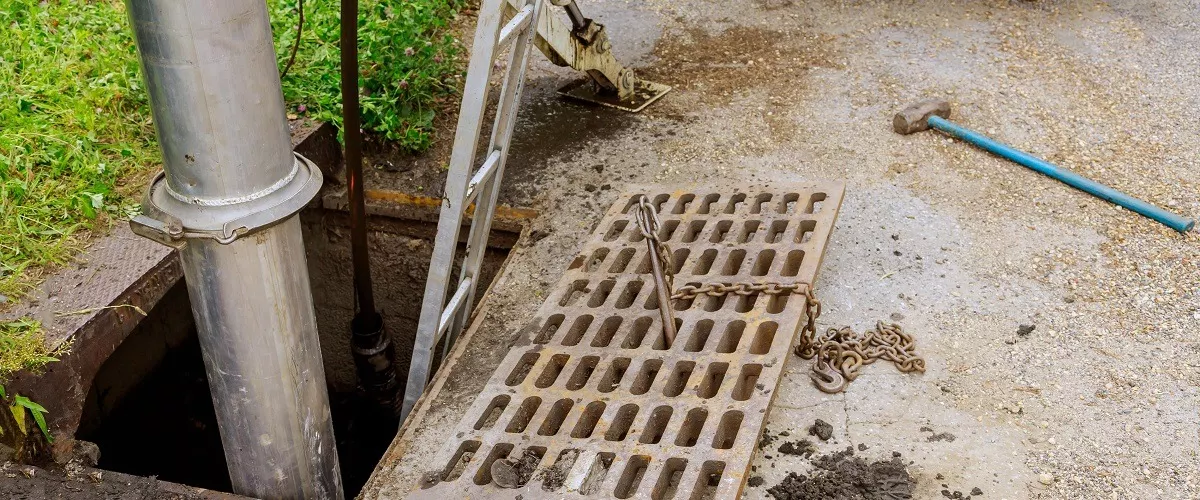 Septic tank servicing